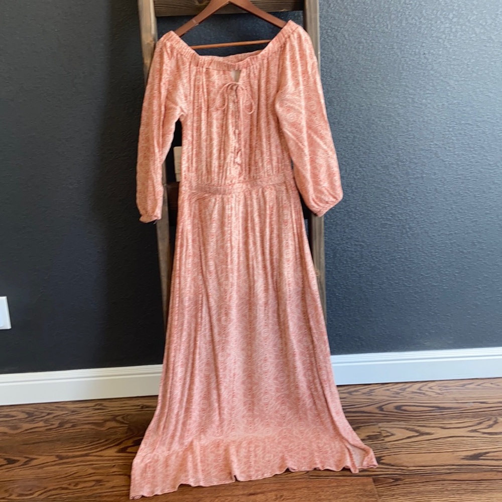 Off shoulder maxi dress